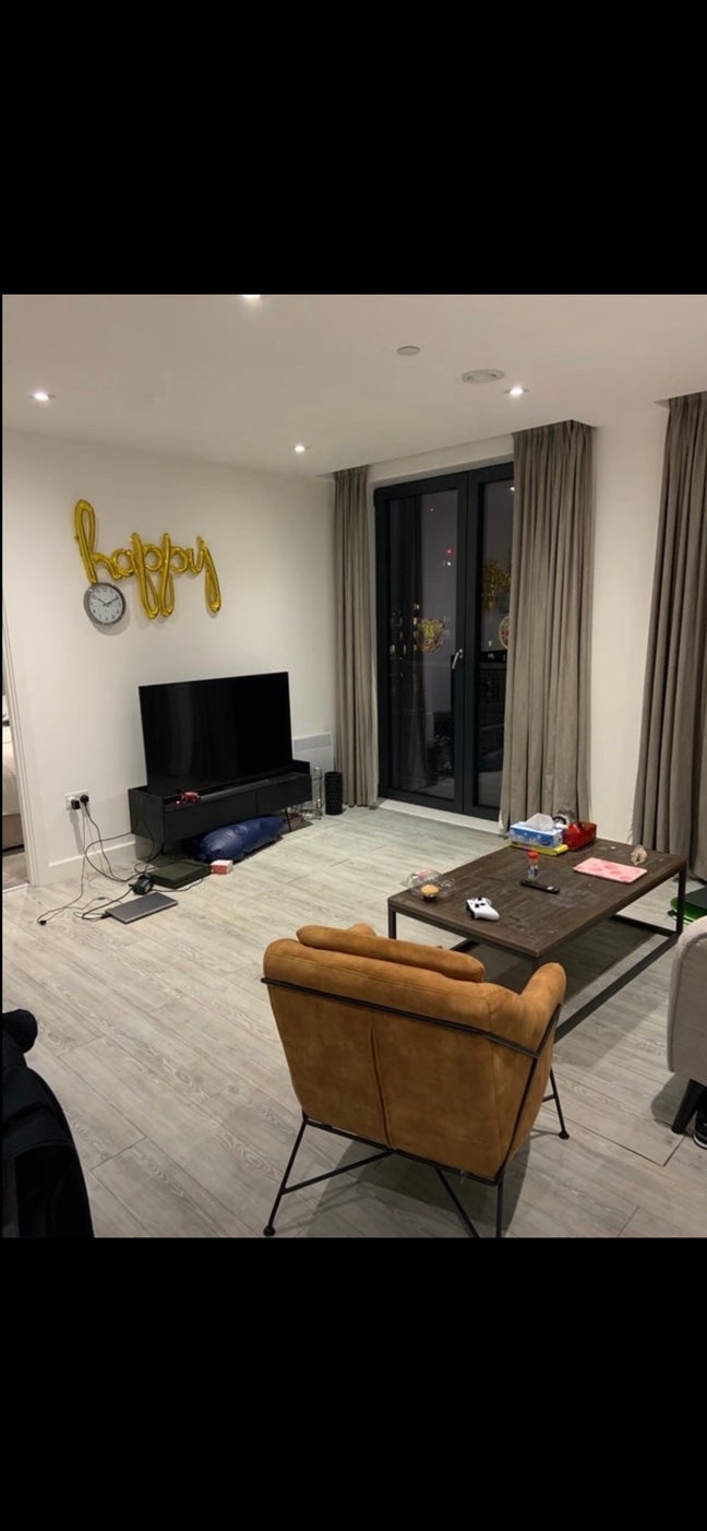 Take over my room  Main Photo