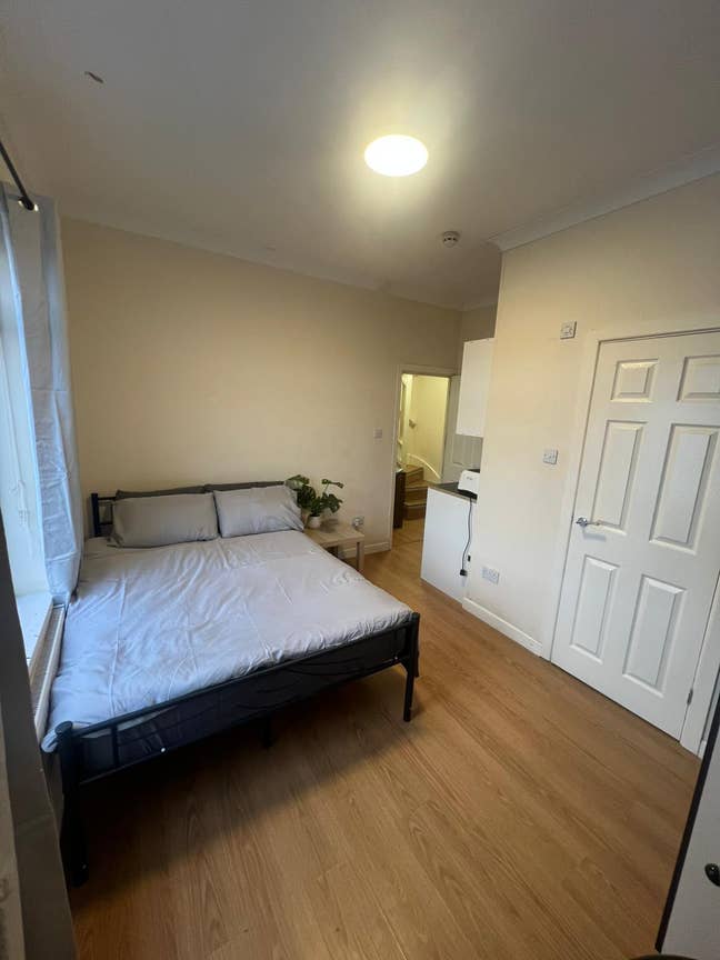 Spacious Fully Furnished Studio-UB2 5ER Main Photo