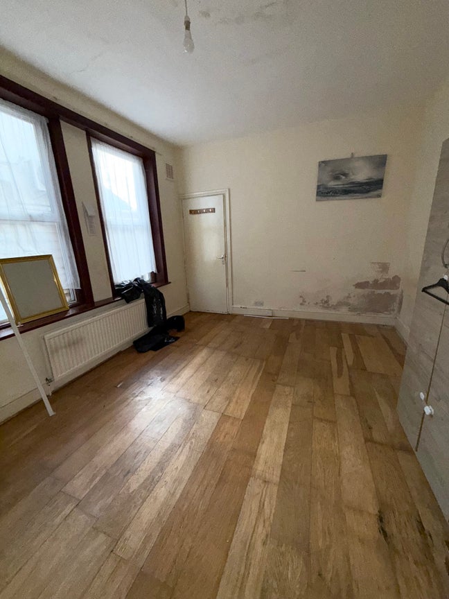 One Bedroom Flat in Leytonstone Main Photo