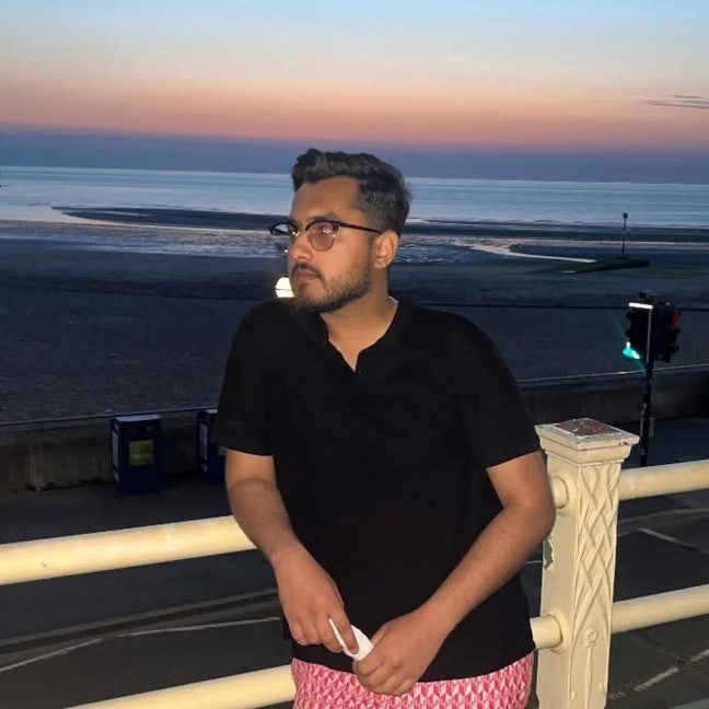 Looking for a room Main Photo