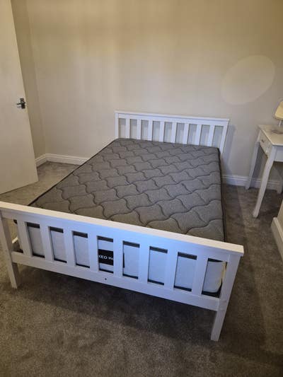 Room available Main Photo