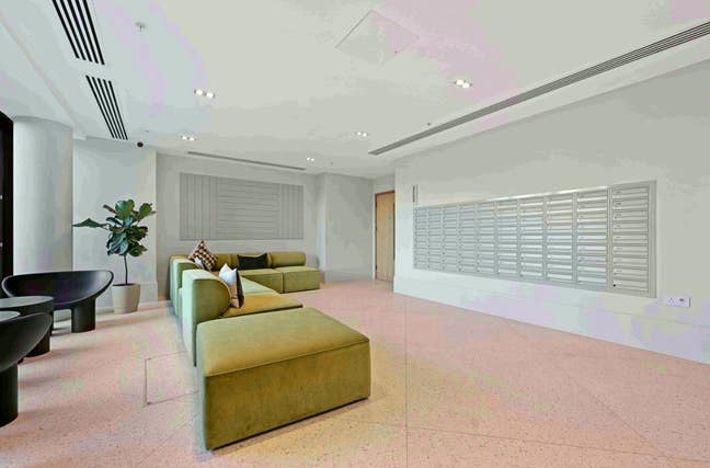 Luxury 2-Bed Apartment | 2-Bathroom - Brentford Main Photo