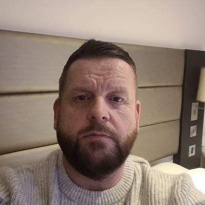 Full Time Worker. 52 years of age Main Photo