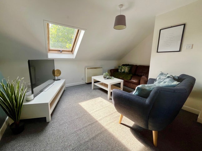 SPACIOUS Double Room near Victoria Centre Main Photo