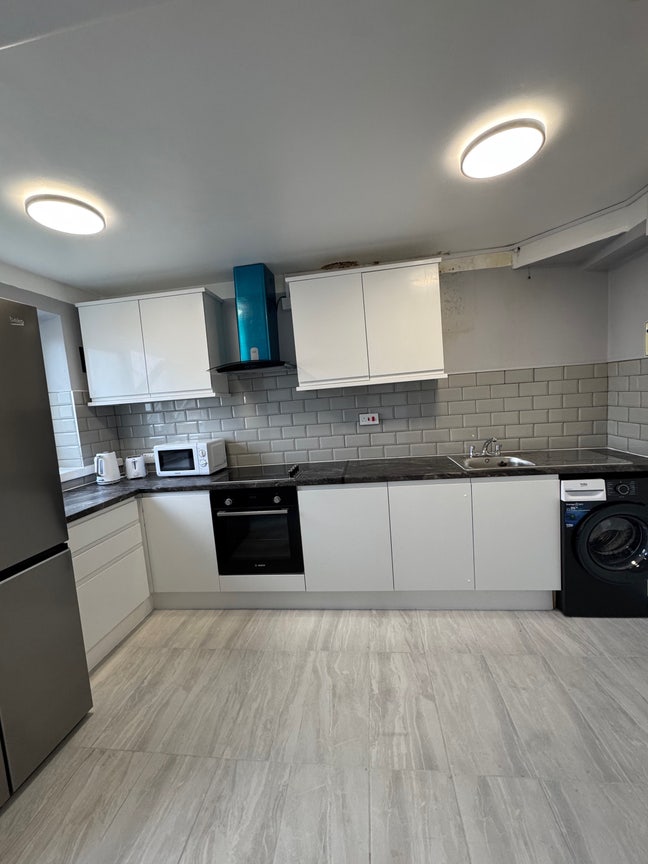 Modern 2 bed flat - 10 mins from Aston University  Main Photo
