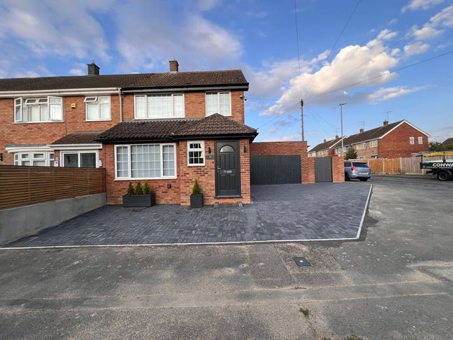 Single Room  (with a Double Bed) in premium HMO Main Photo