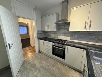 Stunning Refurbished One Bed flat to rent in NW7 Main Photo