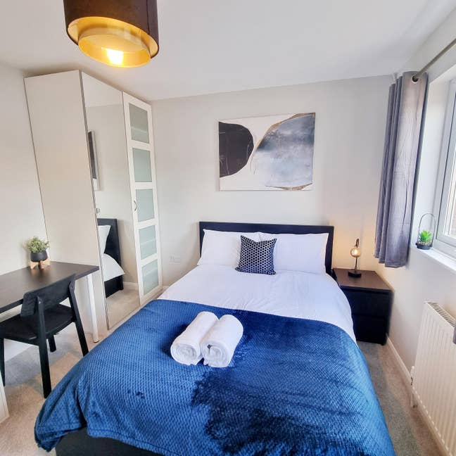 Stylish Double Bedroom | En-Suite | All Bill Main Photo