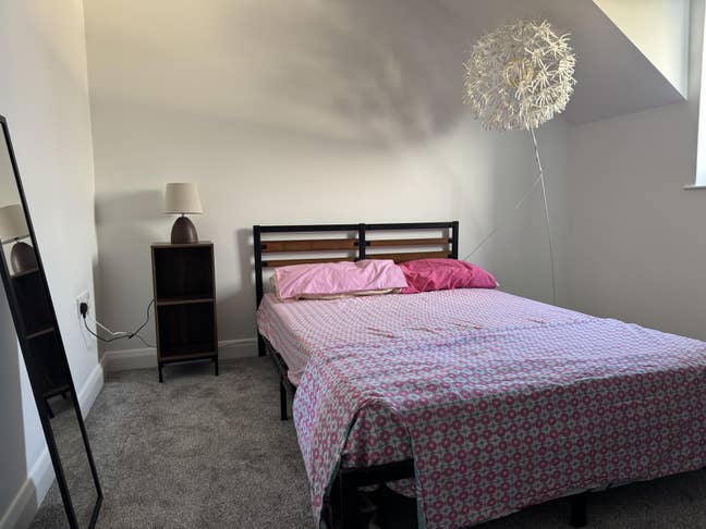 Rent a room for 6 months Main Photo