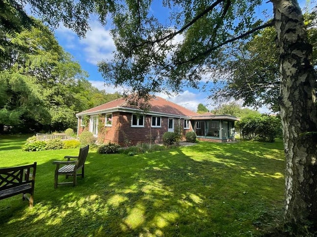 Monday to Friday En-suite room Main Photo