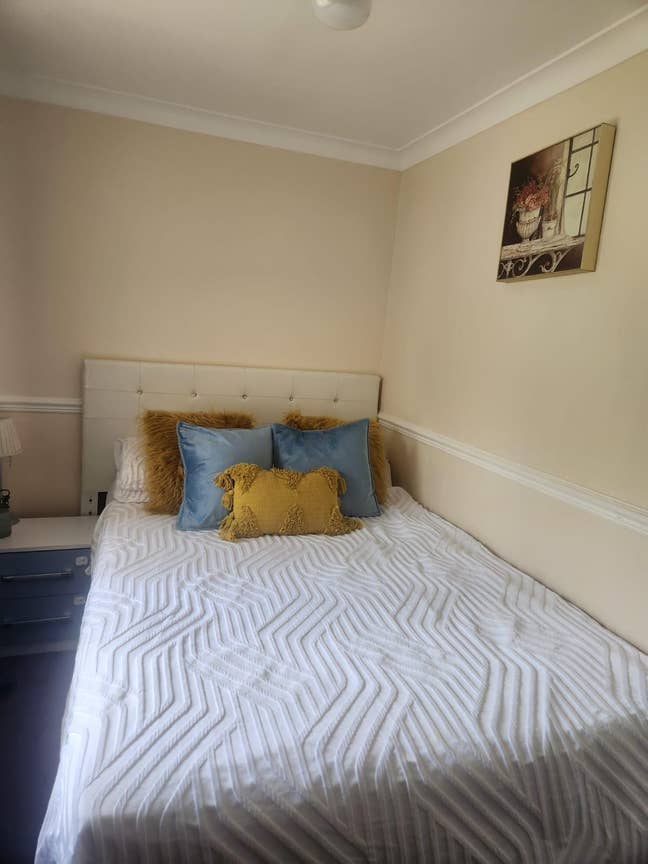 Double Room is available for rent in  S5 7ED Main Photo