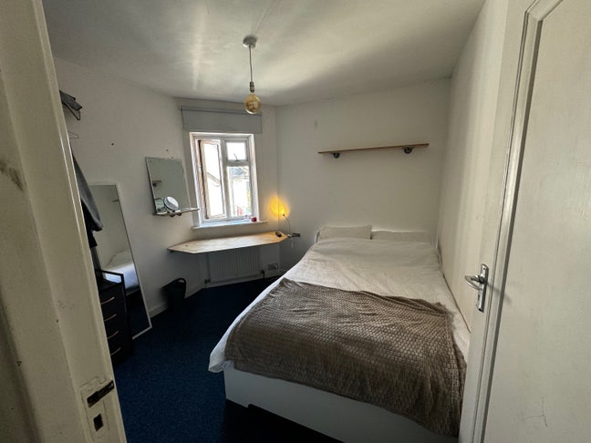 Double bedroom to rent in 7 Dials, Brighton Main Photo