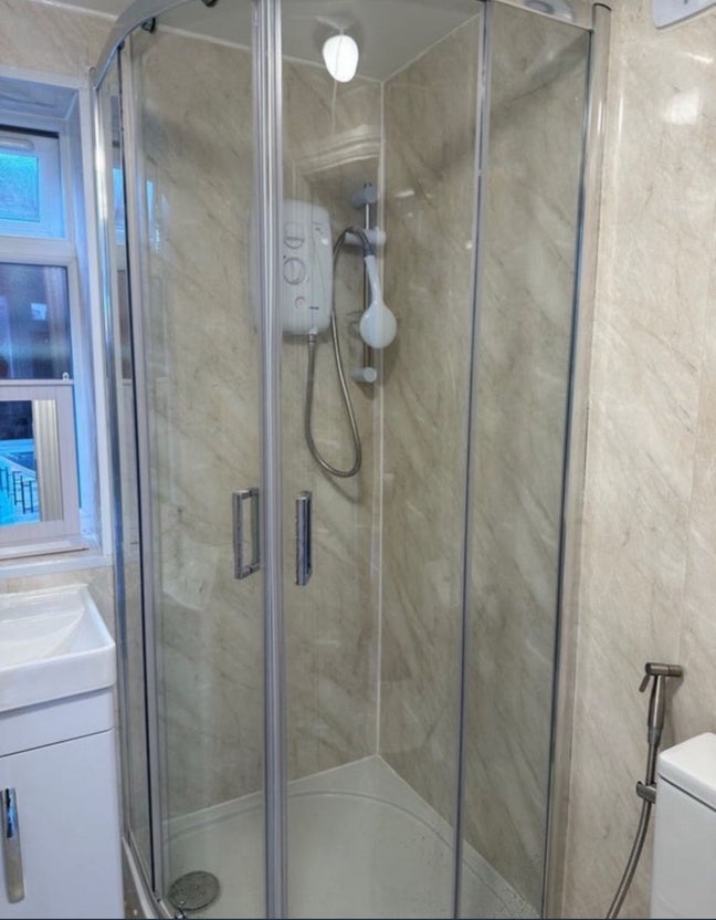 New Double Bedroom for female  Main Photo