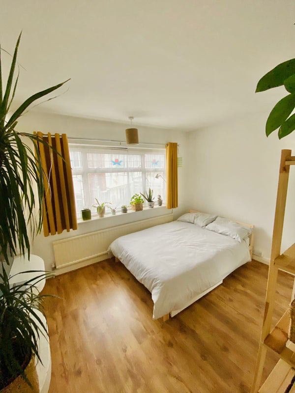Bright, Comfortable Double Room, Alls bills incl. Main Photo