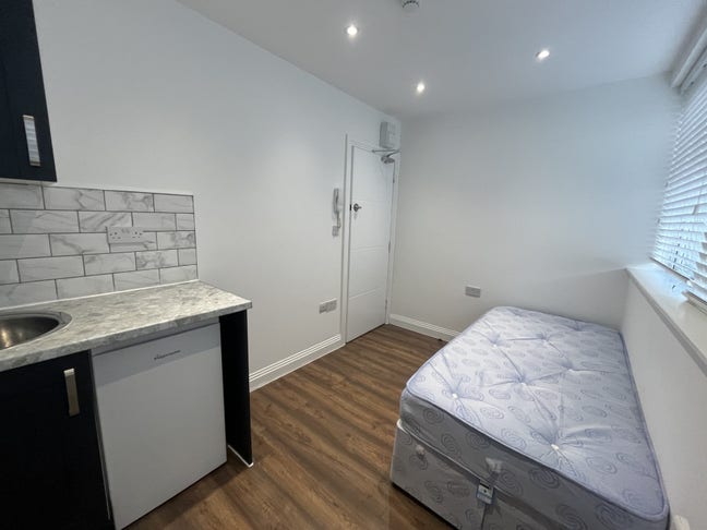 Stunning Ensuite Rooms to Rent SW15 Main Photo