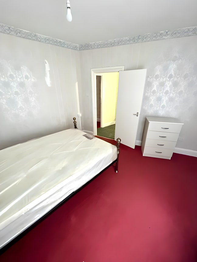 Fantastic 3 Bedroom House in Plaistow Main Photo