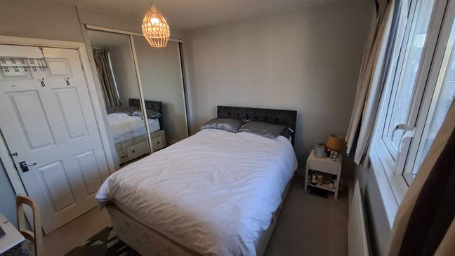 Leaving by beautiful room in Clapham  Main Photo