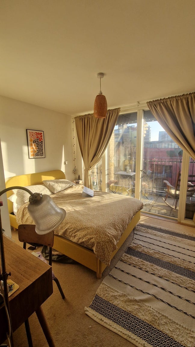 Ensuite room with roof terrace in Haggerston Main Photo