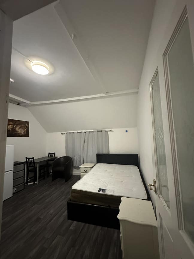 Studio flat church Road bs5 Main Photo