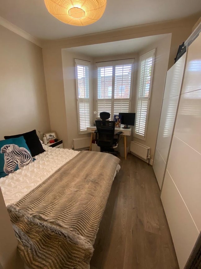 Double En Suite room in lovely home  Main Photo