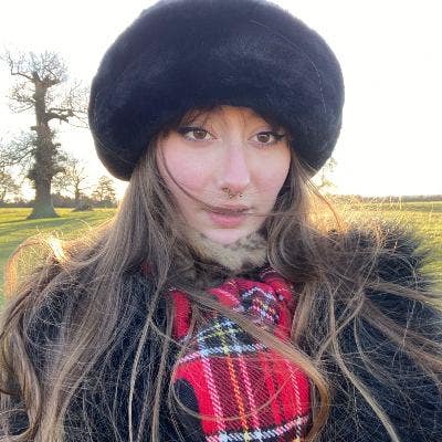 Creative Professional Female seeking a double room Main Photo