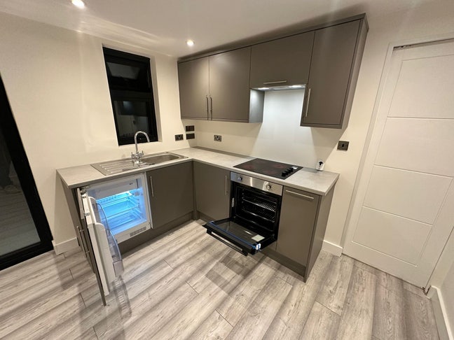 A beautiful studio flat available for rent  Main Photo