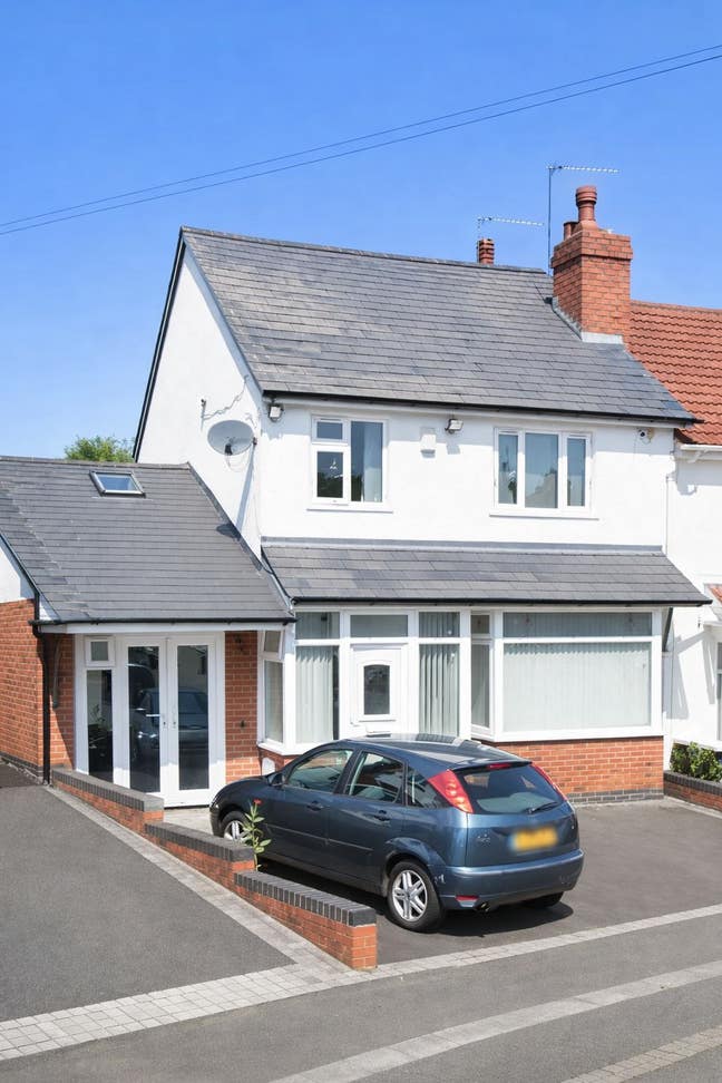 Rooms Available in newly refurbished property Main Photo