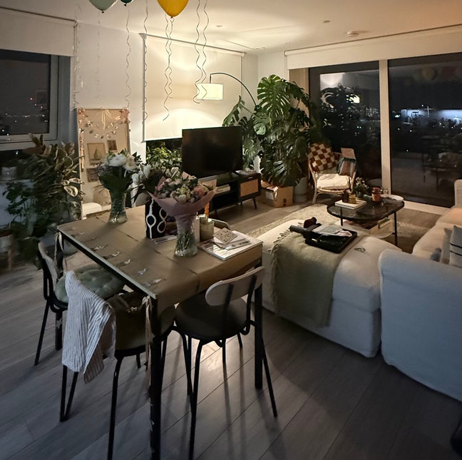 Double room in a bright 2 bed apartment Main Photo