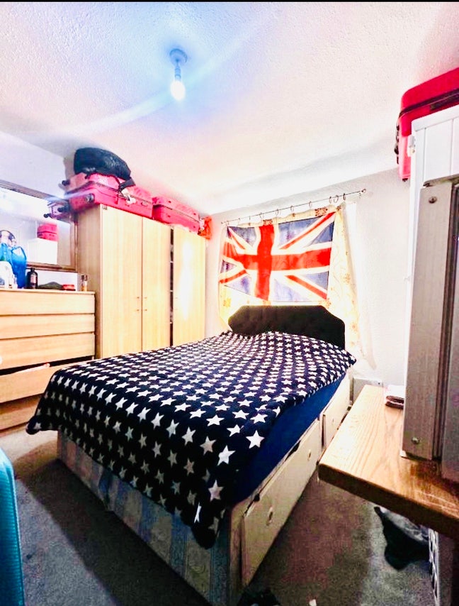 Fully furnished double room for rent in Hayes  Main Photo