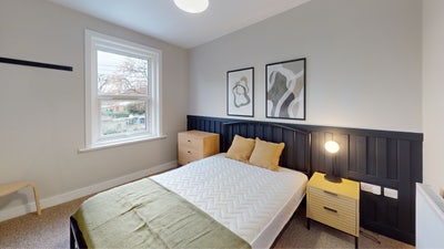 Double En-suite modern rooms available now 🏡 Main Photo