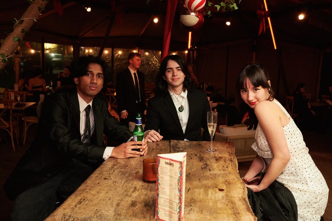 uni students looking to buddy up Main Photo