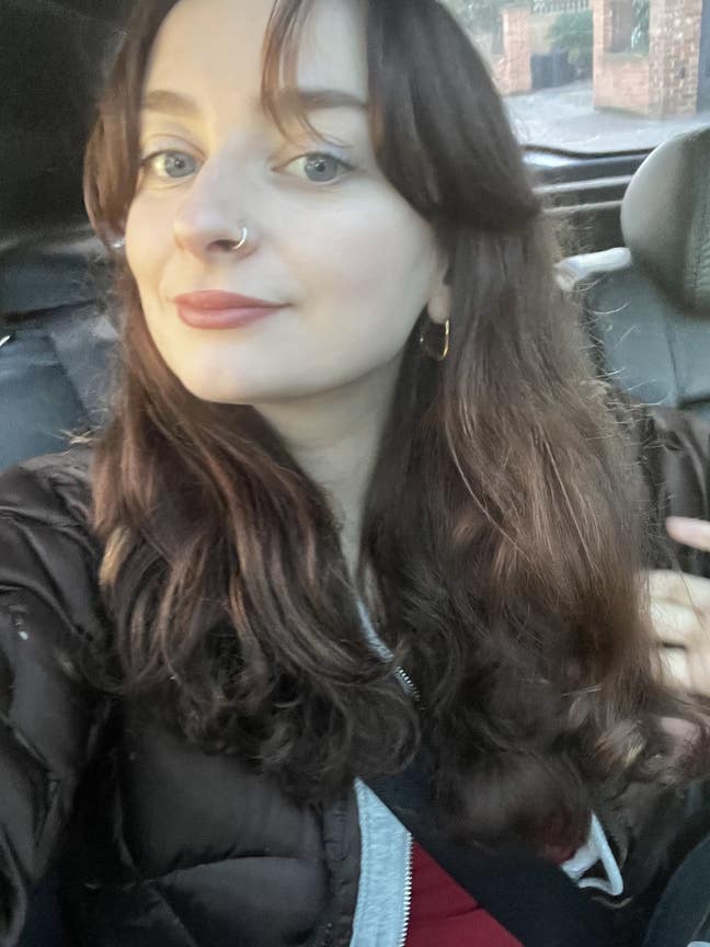 24 year old professional looking for houseshare Main Photo