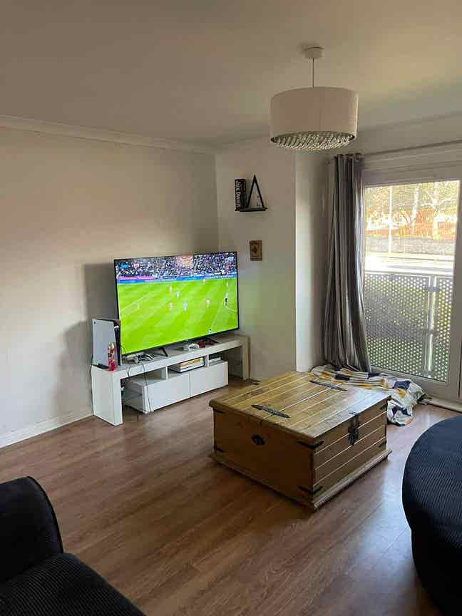 2-Bed Flat Near City Centre Main Photo