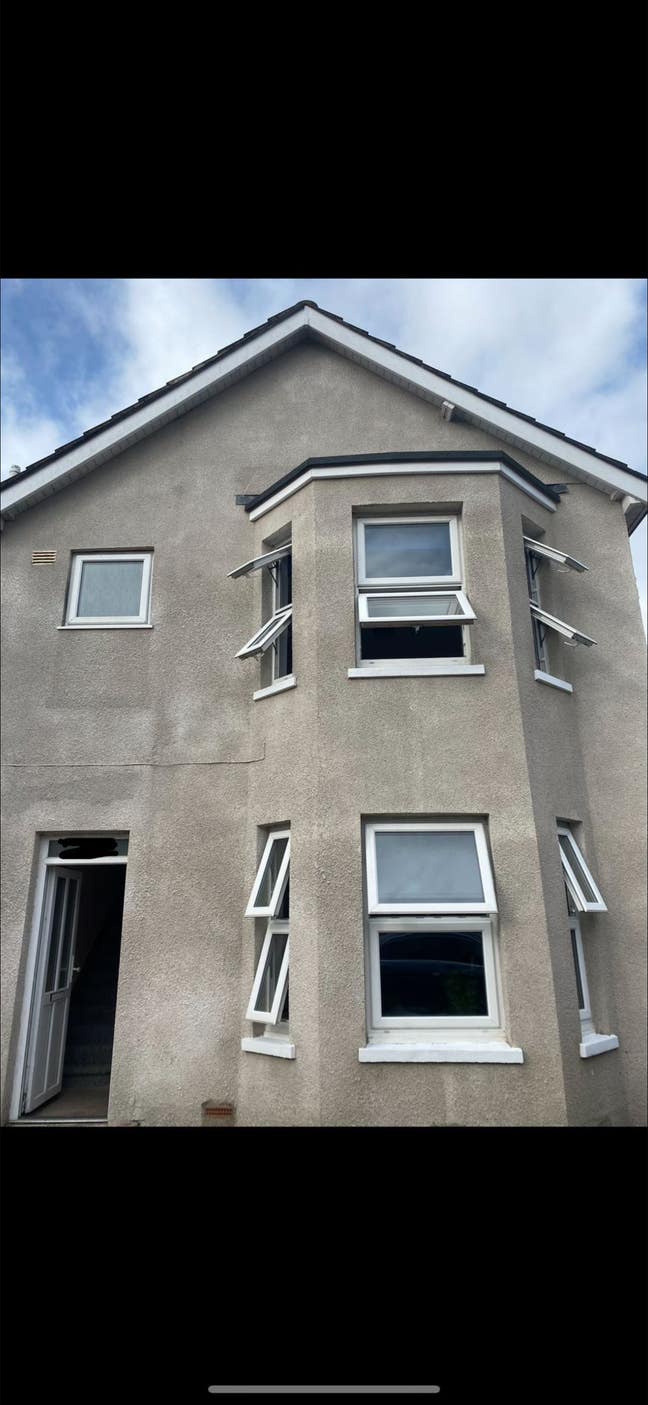 2 rooms available in share house - Winton Main Photo