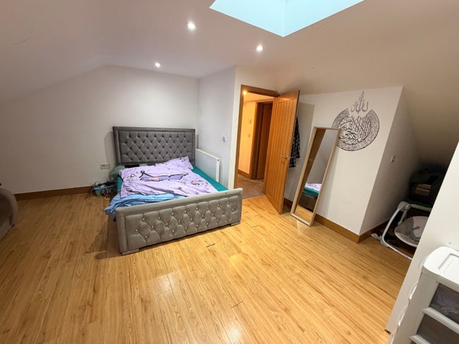 Double Room Available in 2-Bed Flat – Ilford Main Photo