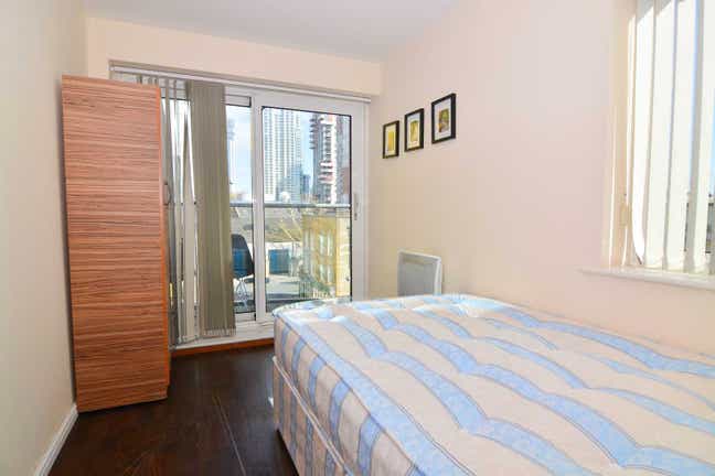 Amazing room with balcony Canary Wharf Main Photo