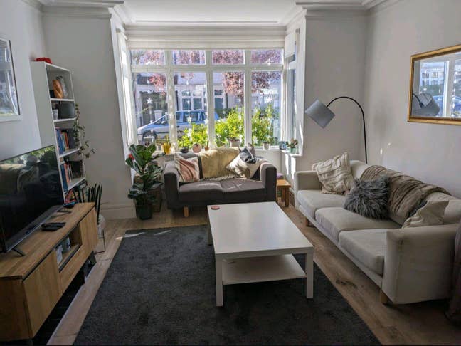 New flatmate wanted in sociable, fun Brixton house Main Photo