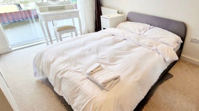 Bright and spacious flat in riverside  Main Photo