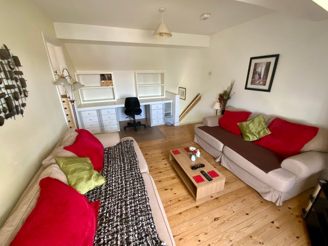 “Will You Be Our Next Lodger?” Main Photo