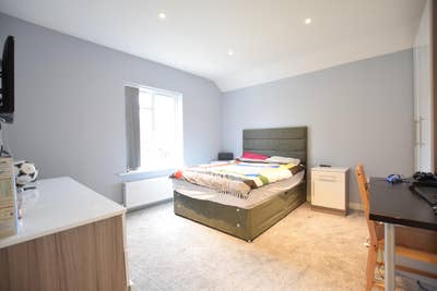 Spacious Double Room in Shared House All Bills Inc Main Photo