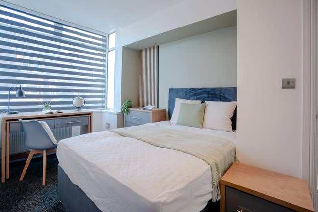 🏡 Modern HMO Rooms to Rent – Rockingham Road, Don Main Photo