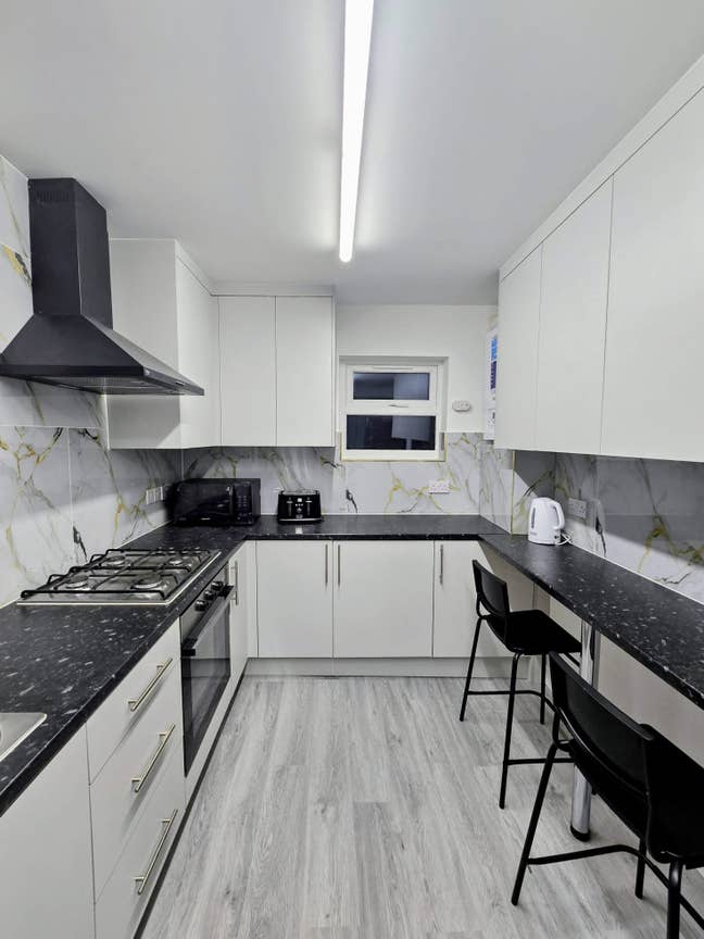 Brand New Ensuite • Bills Inc • No Deposit Main Photo