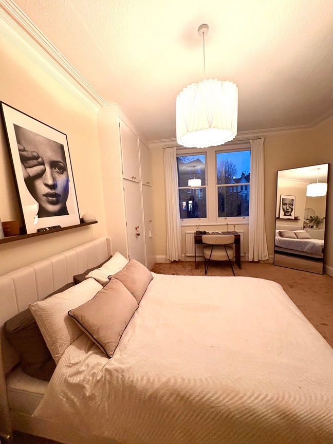 Beautiful large double bedroom for rent  Main Photo