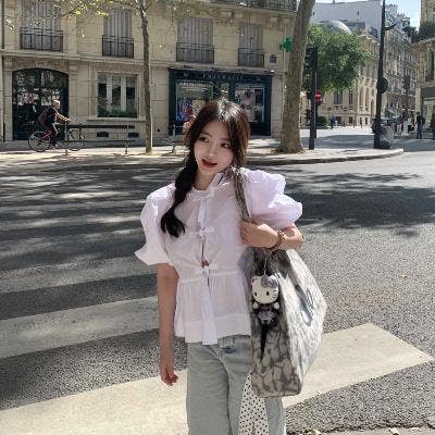 I am a female aged 27. I am looking for a dou... Main Photo