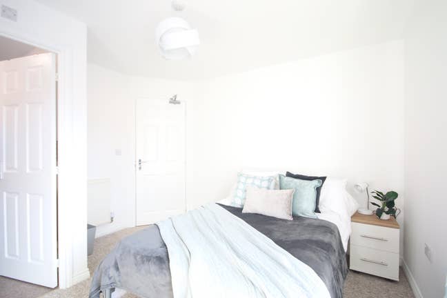 En suite room in House perfect for Rotherwas Main Photo