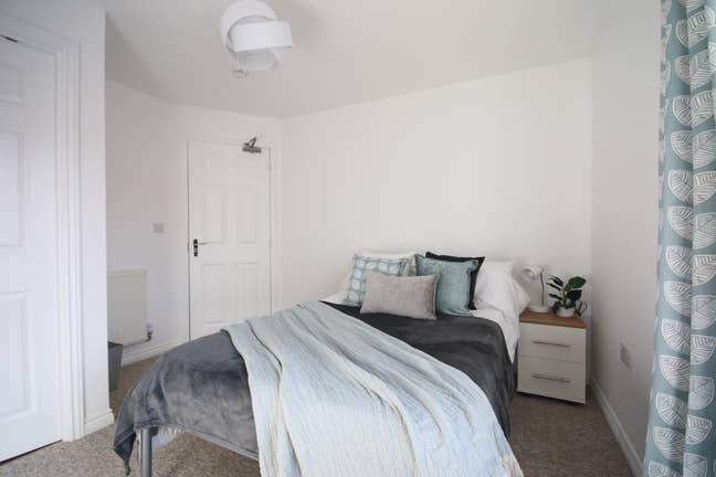 En suite room in House perfect for Rotherwas Main Photo