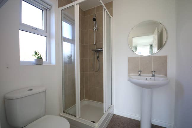 En suite room in House perfect for Rotherwas Main Photo
