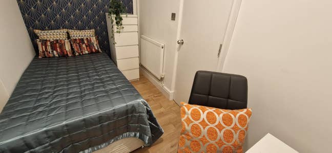 Stylish Room for Professionals| All Bills Inc| CV3 Main Photo