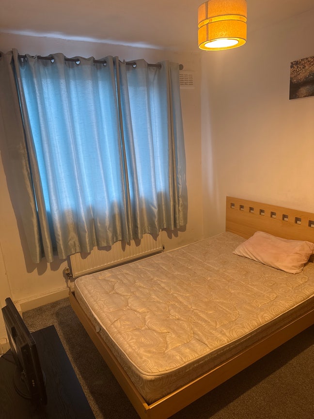 Double bedroom in a shared apartment  Main Photo