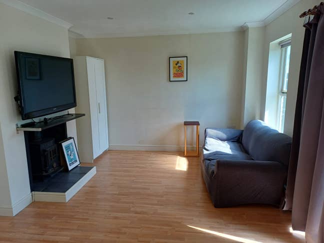 2 bedroom available ( 1 ensuite) CB19LL  Main Photo